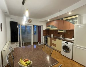 Apartament 2 camere, decomandat, finisat modern, zona Parcul Babes !