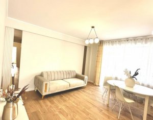 Apartament cu trei camere, ultrafinisat, zona Urusagului