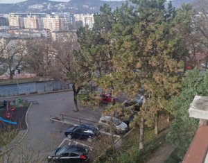 Appartement 4 chambres à vendre dans Cluj-napoca, zone Manastur