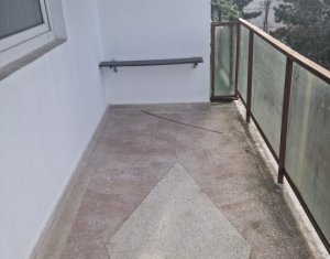 Appartement 4 chambres à vendre dans Cluj-napoca, zone Manastur