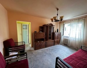 Sale apartment 4 rooms in Cluj-napoca, zone Manastur