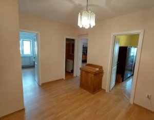 Apartament 3 camere, etaj 5/8, confort sporit, decomandat, in P-uri, Titulescu