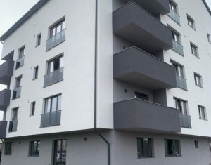 Apartament cu 3 camere zona Stadion 