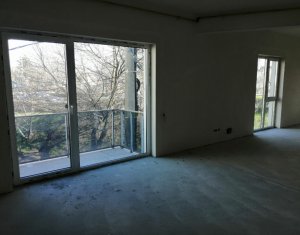 Apartament spatios situat in Marasti, semifinisat