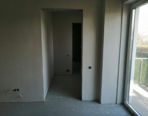 Apartament spatios situat in Marasti, semifinisat