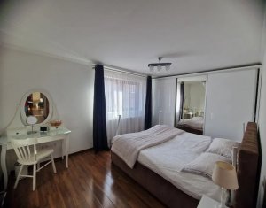 Apartament 3 camere,  etaj intermediar, parcare, zona Parcul  Poligonului