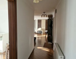 Apartment 3 rooms for sale in Floresti