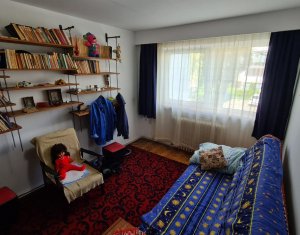 Apartament 3 camere, decomandat si luminos, zona linistita, mini gradina!