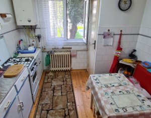 Apartament 3 camere, decomandat si luminos, zona linistita, mini gradina!