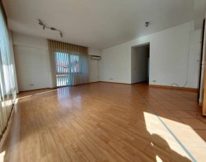 Apartament 99 mp, etaj 1, parcare, Centru