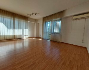 Apartament 99 mp, etaj 1, parcare, Centru