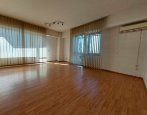 Appartement 3 chambres à vendre dans Cluj-napoca, zone Centru