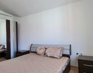 Apartament spatios, zona Bucium