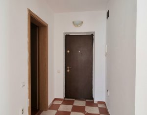 Apartament spatios, zona Bucium