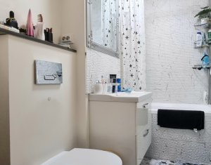 Apartament cu 3 camere decomandate, Mehedinti