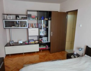 Appartement 4 chambres à vendre dans Cluj-napoca, zone Manastur