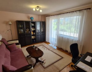 Sale apartment 4 rooms in Cluj-napoca, zone Manastur