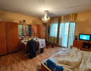 Appartement 3 chambres à vendre dans Gilau, zone Centru