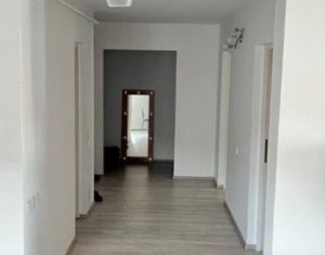 Apartment 3 rooms for sale in Floresti