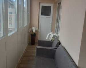 Apartment 3 rooms for sale in Floresti