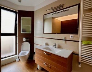 Apartament premium cu 3 camere pe 2 niveluri, grădină, terasa, 2 parcări