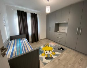 Apartament cu 3 camere si parcare, in zona centrala Borhanci