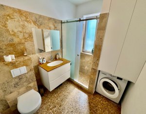Vanzare apartament 3 camere, situat in Floresti, zona Stadionului