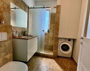 Vanzare apartament 3 camere, situat in Floresti, zona Stadionului