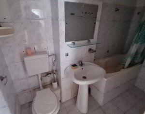 Apartament de 3 camere, 65 mp, etaj intermediar, zona BIG !
