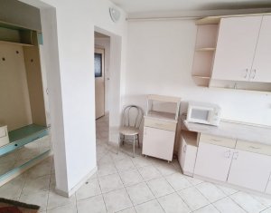Apartament de 3 camere, 65 mp, etaj intermediar, zona BIG !