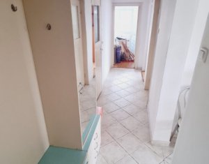 Apartament de 3 camere, 65 mp, etaj intermediar, zona BIG !