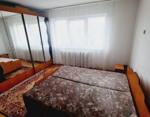 Apartament de 3 camere, 65 mp, etaj intermediar, zona BIG !
