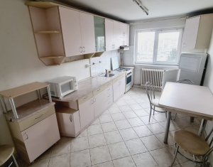 Apartament de 3 camere, 65 mp, etaj intermediar, zona BIG !
