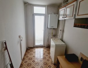 Apartament de 3 camere, 65 mp, etaj intermediar, zona BIG !