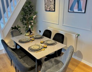 Apartament 3 camere, superb, zona Teilor