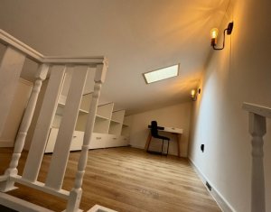 Apartament 3 camere, superb, zona Teilor