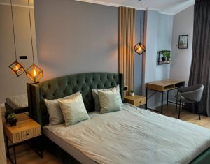 Apartament 3 camere, superb, zona Teilor