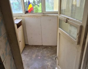 Investitie! Apartament cu 2 camere, decomandat