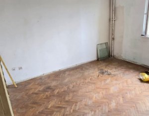 Investitie! Apartament cu 2 camere, decomandat