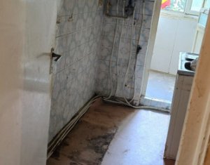 Investitie! Apartament cu 2 camere, decomandat