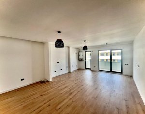 Apartament spatios , finisat , pe strada Eroilor , Floresti