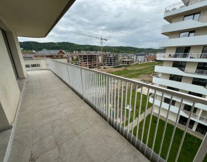 Apartament 3 camere, terasa 29 mp, situat in Floresti, zona Eroilor