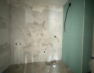 Apartament 3 camere, terasa 29 mp, situat in Floresti, zona Eroilor
