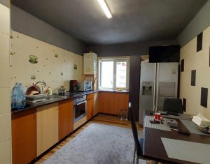 Apartament 3 camere decomandat, 75 mp, etaj 9/10, Manastur