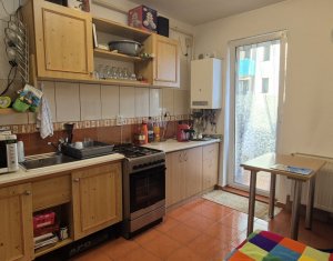 Apartament cu doua camere, finisat, strada Eroilor, Floresti