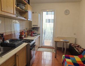 Apartament cu doua camere, finisat, strada Eroilor, Floresti