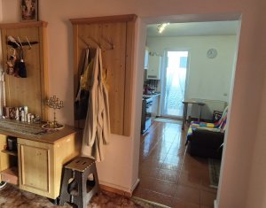 Apartament cu doua camere, finisat, strada Eroilor, Floresti