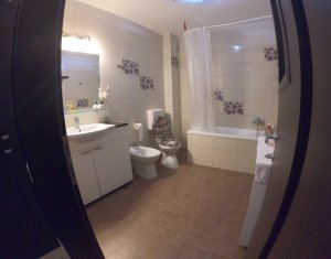 Apartament deosebit cu 2 camere, la cheie, în zona de case din Florești.