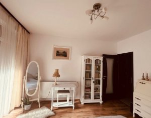 Apartament deosebit cu 2 camere, la cheie, în zona de case din Florești.