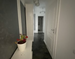 Apartament de lux, 3 camere, mobilat si utilat+garaj, Centru